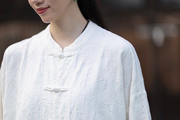 Chinese-style double-breasted linen shirt, loose fit, stand collar, with buttons on the front