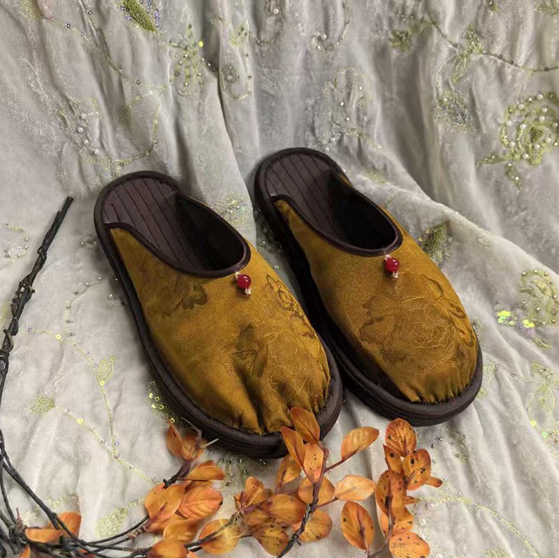 Handmade Chinese Style Cloth Slippers with Thousand Layer Sole
